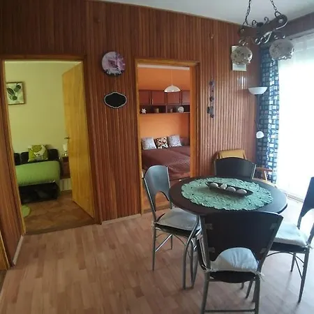 Bettina Apartman 잘라카로쉬